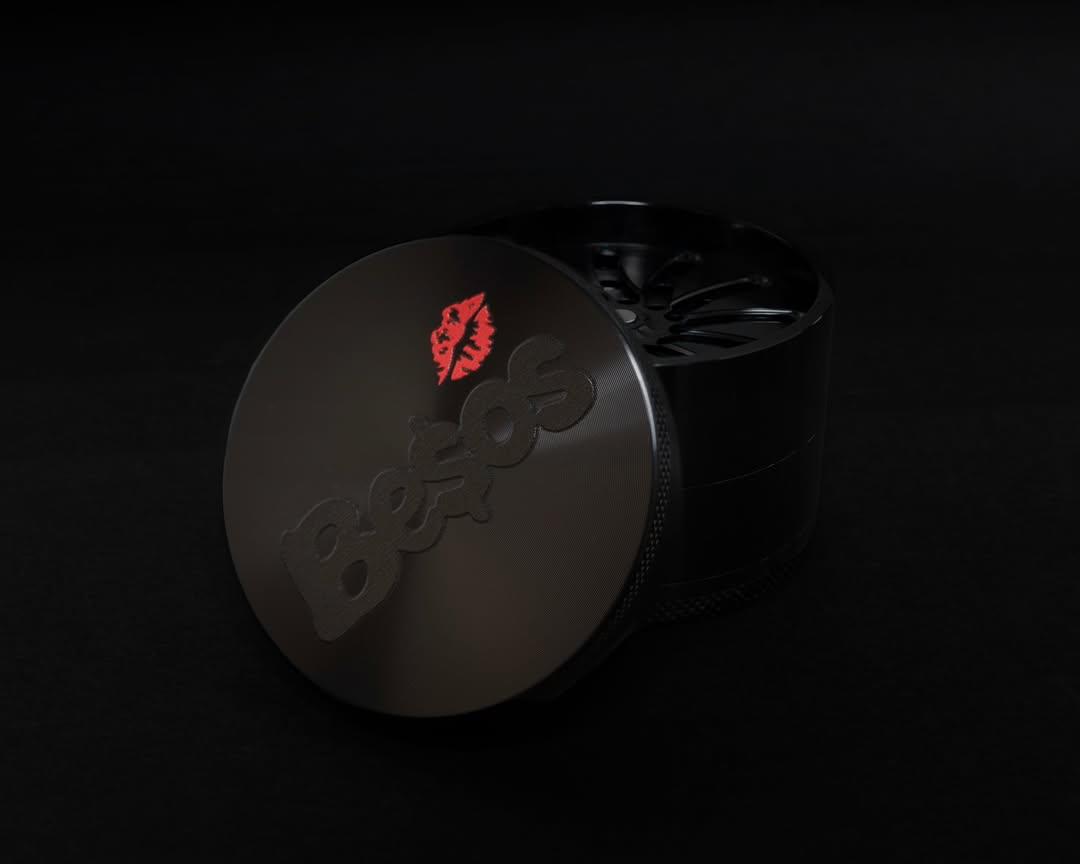 besos toothless grinder